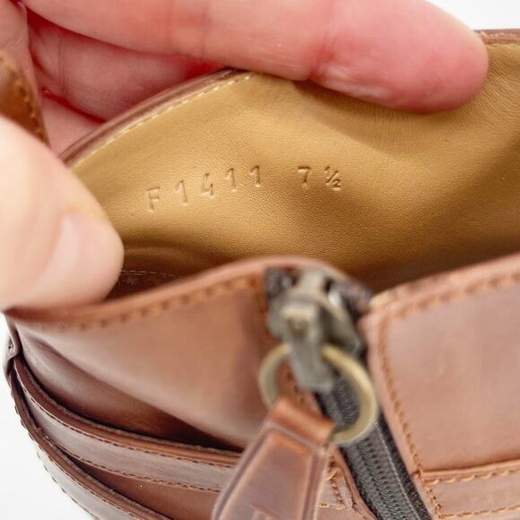 Lucchese Lucia Saddle Brown Leather Buckle Western Ankle Bootie Boot size 7.5 - Picture 9 of 12